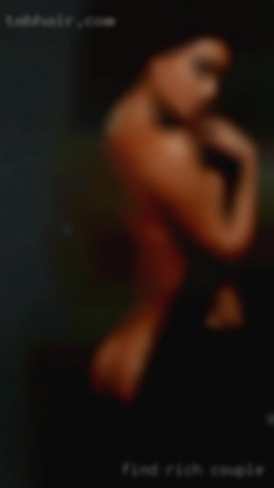 find rich couple swingers
