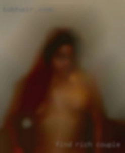 find rich couple swingers