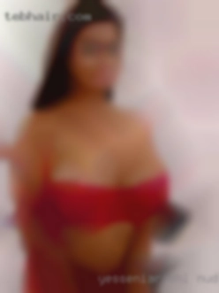 yesseniariehl nude girls in bush